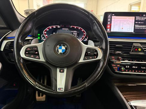 Used 2022 BMW M550i xDrive w/ Executive Package AWD/4WD image 32