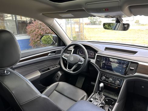 Used 2023 Volkswagen Atlas SE AWD/4WD image 32