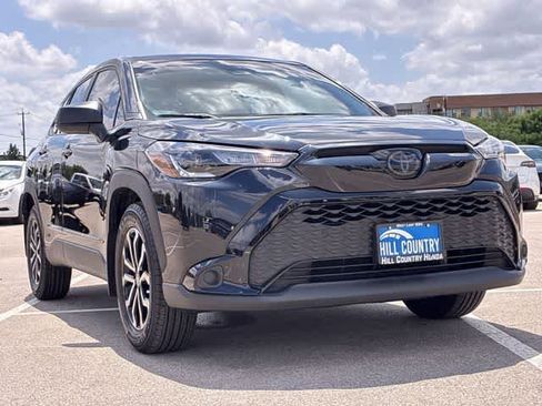Used 2024 Toyota Corolla Cross AWD Hybrid image 10