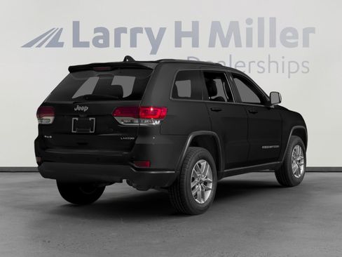 Used 2017 Jeep Grand Cherokee Laredo w/ Quick Order Package 23E AWD/4WD image 2