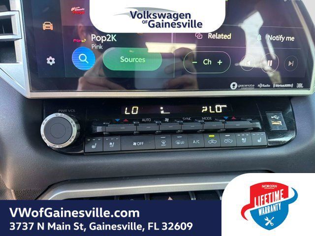 Used 2024 Toyota Tundra Platinum AWD/4WD image 23
