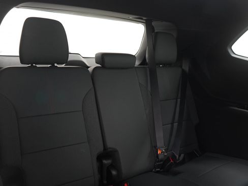Used 2025 GMC Acadia AT4 w/ LPO, Floor Liner Package AWD/4WD image 13