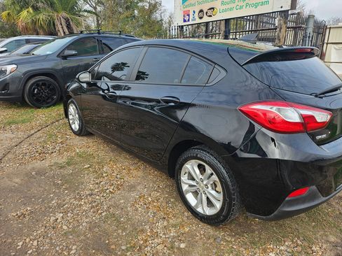Used 2019 Chevrolet Cruze LS w/ LS Convenience Package FWD image 4