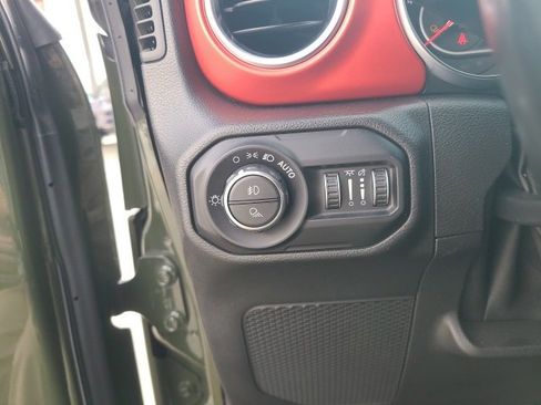 Used 2021 Jeep Gladiator Rubicon w/ Cold Weather Group image 24