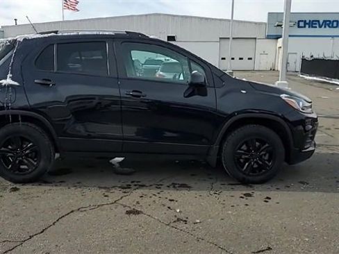 Certified 2022 Chevrolet Trax LT w/ LT Convenience Package image 9