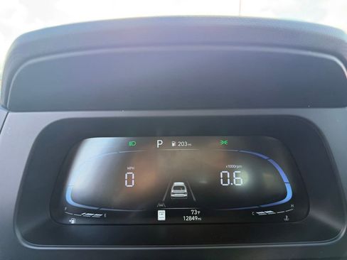 Certified 2025 Hyundai Elantra Sport FWD image 14
