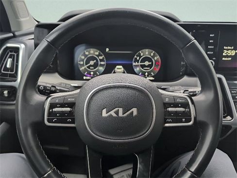Used 2023 Kia Sorento SX image 9