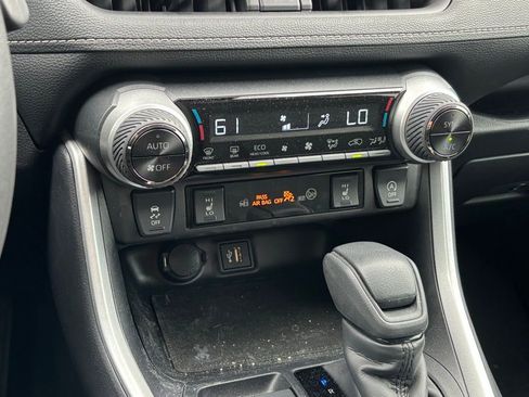 Used 2025 Toyota RAV4 XLE w/ Weather Package image 11
