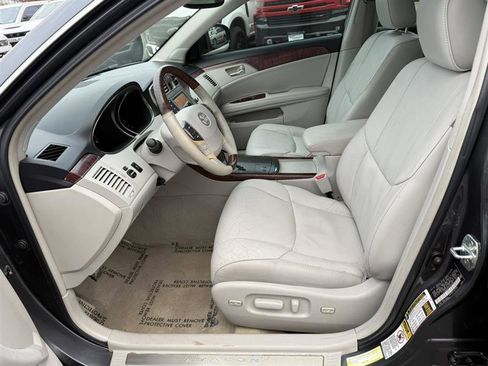 Used 2011 Toyota Avalon Limited image 28