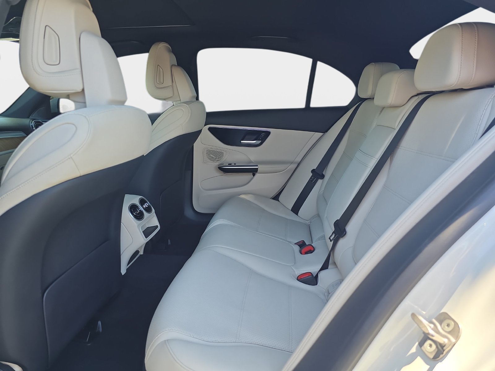 Used 2024 Mercedes-Benz C 300 Sedan image 18
