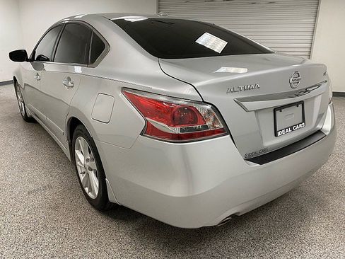 Used 2015 Nissan Altima 2.5 SV w/ Convenience Package image 7