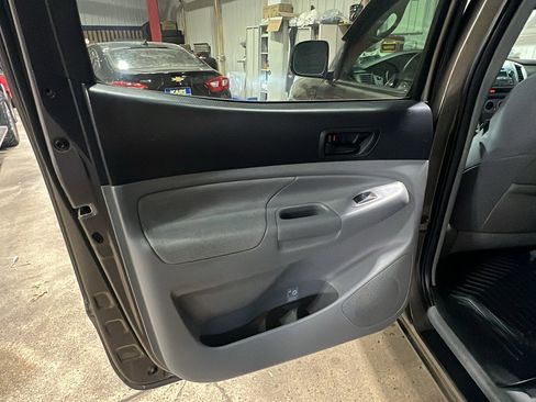 Used 2011 Toyota Tacoma 4x4 Double Cab image 14