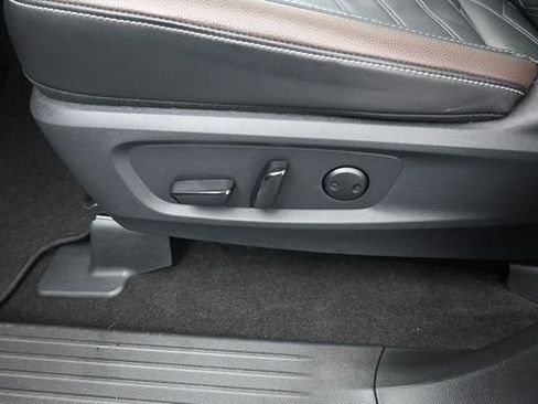 Used 2024 Nissan Pathfinder Platinum AWD/4WD image 25