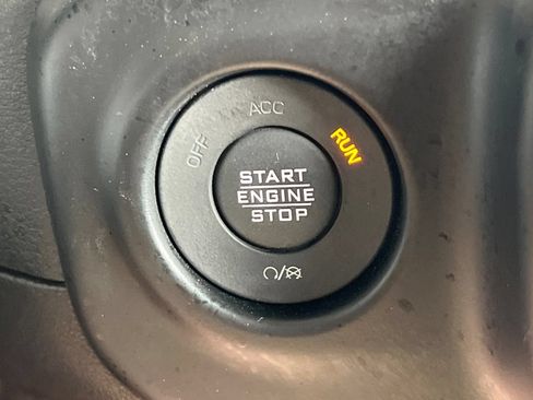 Used 2022 Jeep Wrangler Unlimited Rubicon AWD/4WD image 23