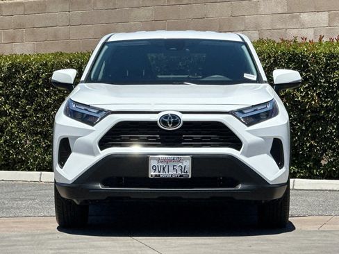 Used 2025 Toyota RAV4 LE FWD image 9