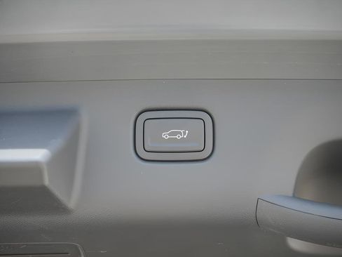 Certified 2024 Hyundai Kona Limited FWD image 11