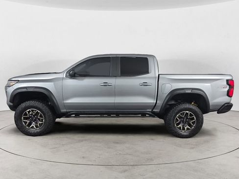 Used 2024 Chevrolet Colorado ZR2 w/ ZR2 Convenience Package III AWD/4WD image 2