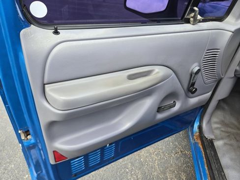 Used 1994 Ford F150 2WD Regular Cab image 19