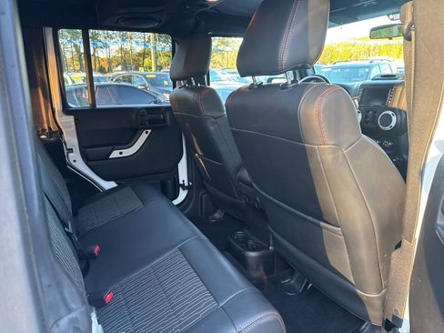 Used 2012 Jeep Wrangler Unlimited Sahara image 42