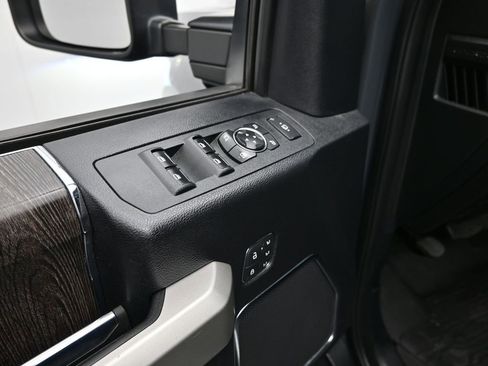 Used 2021 Ford F250 Lariat image 9