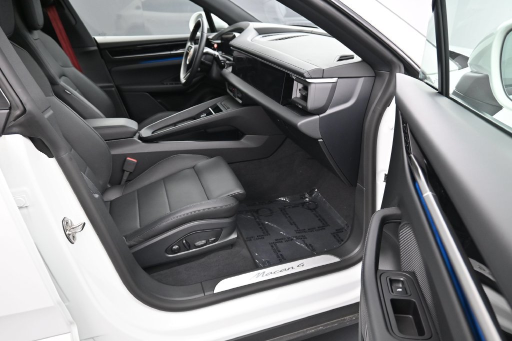 Certified 2024 Porsche Macan 4 Electric AWD/4WD image 29