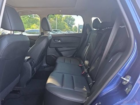 Used 2023 Nissan Rogue SV w/ SV Premium B Package FWD image 6