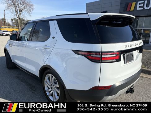 Used 2017 Land Rover Discovery HSE image 3
