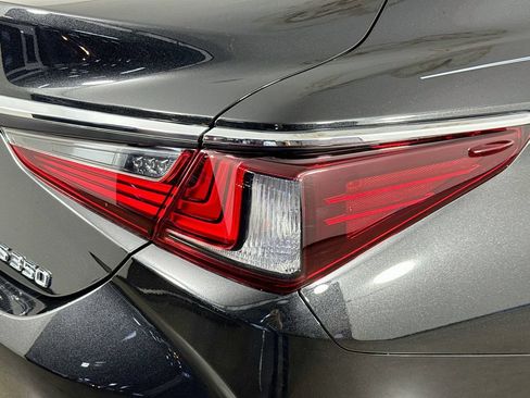 Used 2025 Lexus ES 350 w/ Premium Package FWD image 36