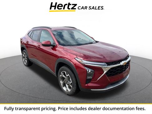Used 2025 Chevrolet Trax LT FWD image 1