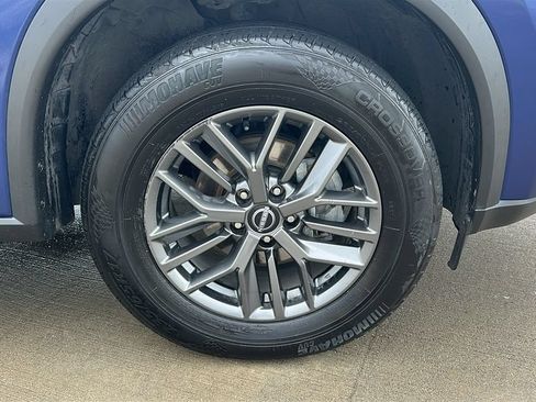 Used 2023 Nissan Rogue S FWD image 14
