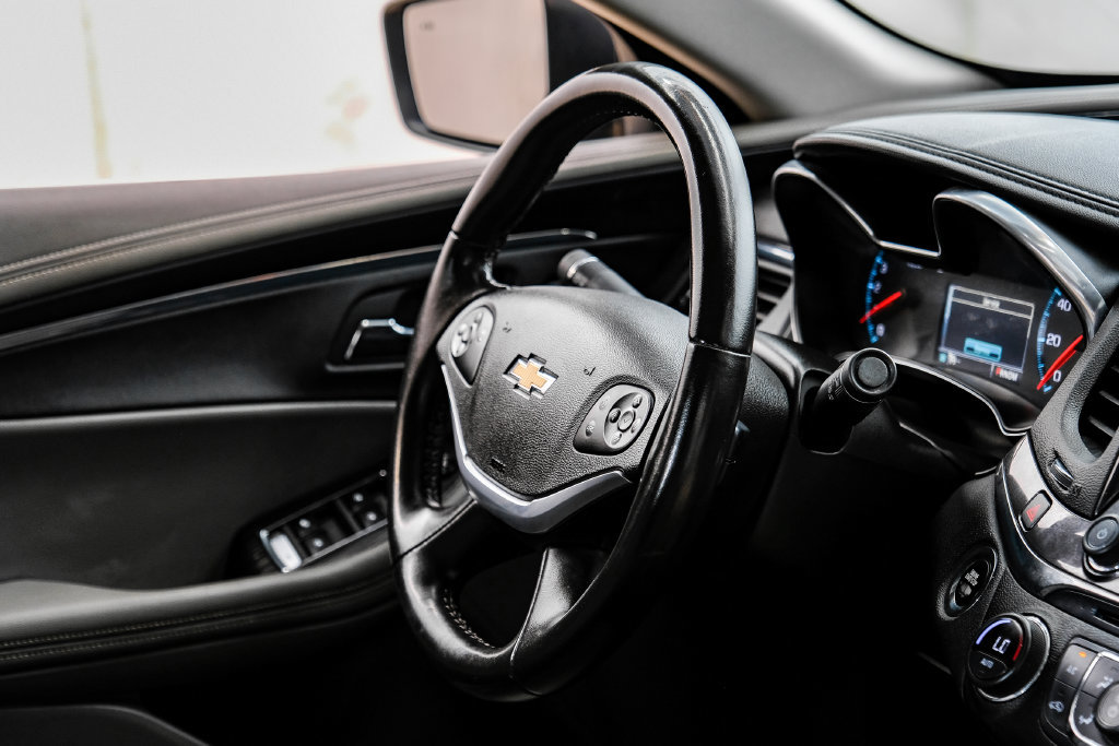 Used 2016 Chevrolet Impala LTZ FWD image 17