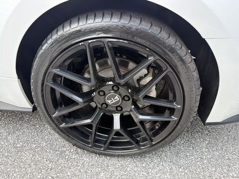 Used 2019 Ford Mustang Coupe w/ Equipment Group 101A RWD image 17