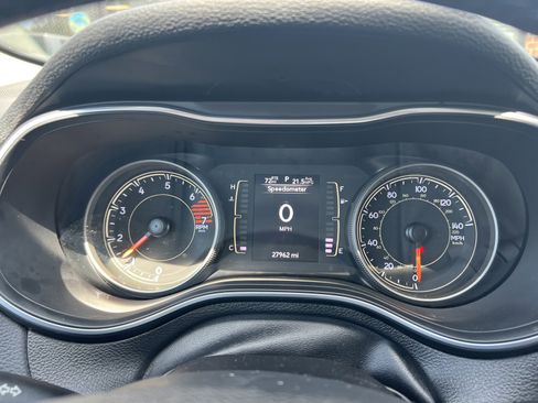 Used 2021 Jeep Cherokee Latitude Plus image 16