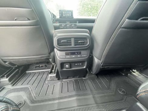 Used 2024 Honda Pilot TrailSport image 19