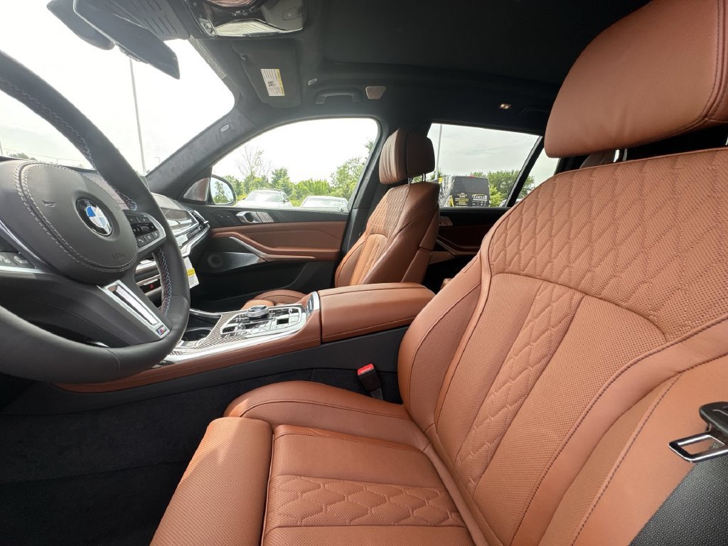 Used 2027 BMW X7 M60i AWD/4WD image 13