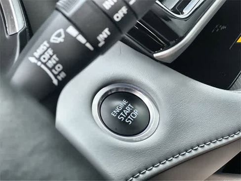 Used 2024 Toyota Highlander XLE image 28