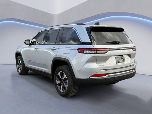 Used 2023 Jeep Grand Cherokee 4WD 4xe image 3