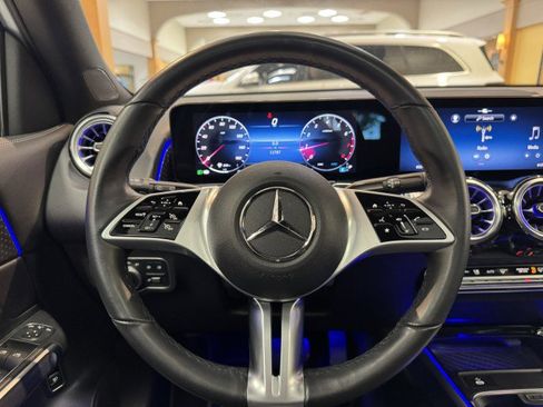 Certified 2025 Mercedes-Benz GLB 250 image 8