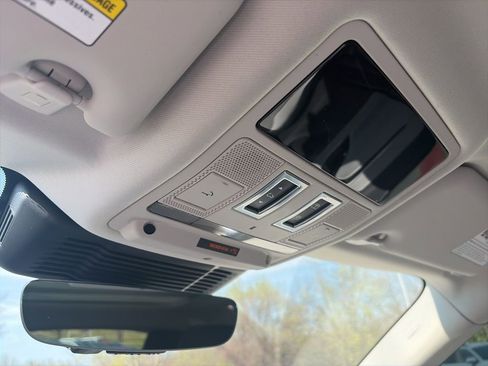 Used 2023 Land Rover Range Rover Evoque R-Dynamic SE image 19