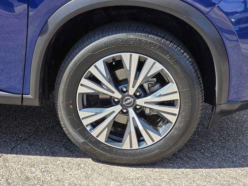 Used 2023 Nissan Rogue SV AWD/4WD image 9