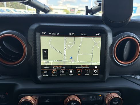 Used 2023 Jeep Gladiator Mojave AWD/4WD image 23