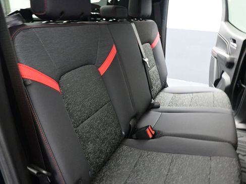 Used 2025 Chevrolet Colorado Z71 w/ Midnight Edition image 25