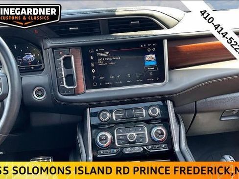 Used 2023 GMC Yukon Denali Ultimate w/ LPO, Floor Liner Package AWD/4WD image 9