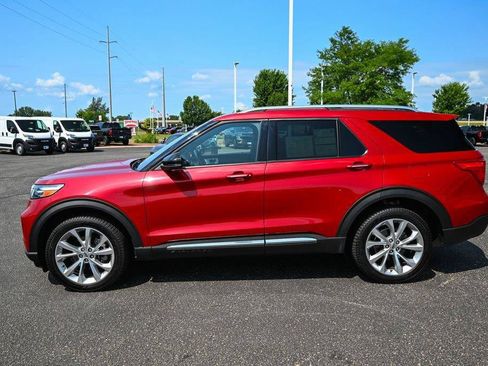 Certified 2022 Ford Explorer Platinum w/ Equipment Group 601A AWD/4WD image 8