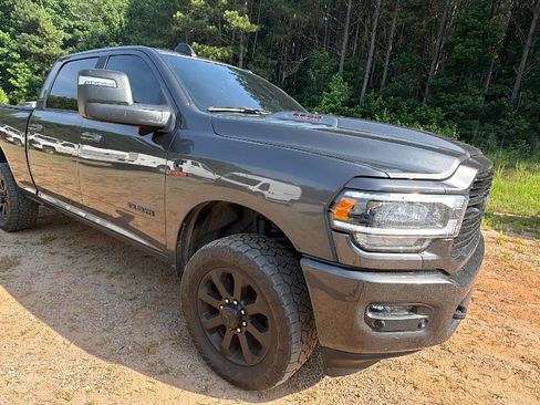 Used 2024 RAM 2500 Laramie w/ Night Edition AWD/4WD image 5