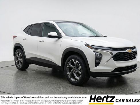 Used 2025 Chevrolet Trax LT image 1