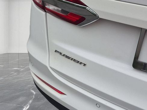Used 2020 Ford Fusion SE FWD image 10