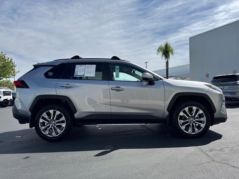 Used 2022 Toyota RAV4 XLE Premium FWD image 5
