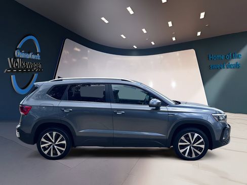 Used 2024 Volkswagen Taos SE FWD image 4
