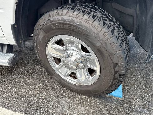 Used 2018 RAM 2500 Tradesman w/ Chrome Appearance Group AWD/4WD image 8